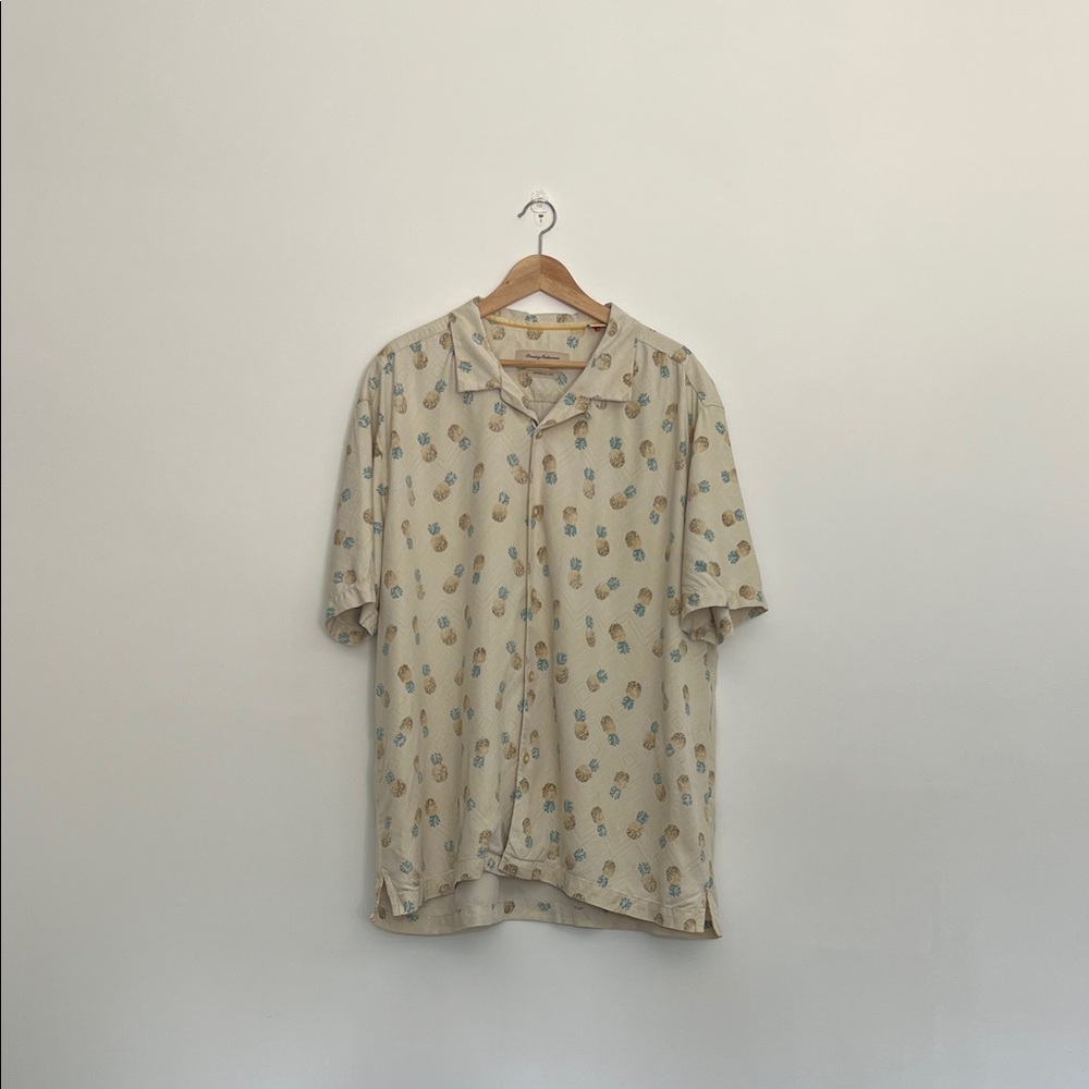 Tommy Bahama, mens XXL, pineapple print collared shirt, short sleeve